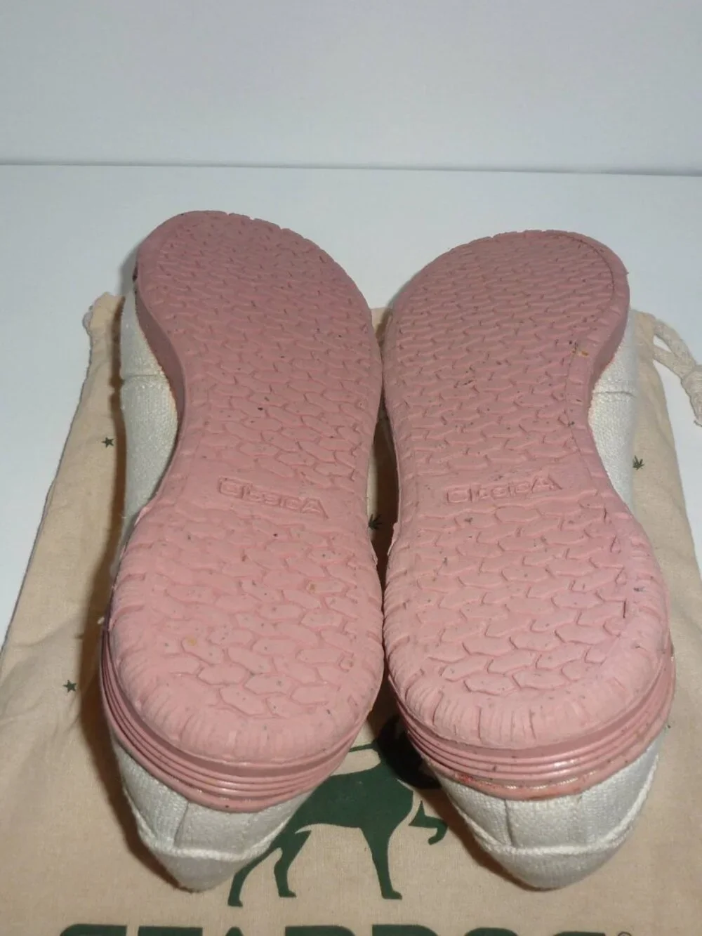 Stardog Footwear - White Women's Sneakers / Shoes - Sz 8